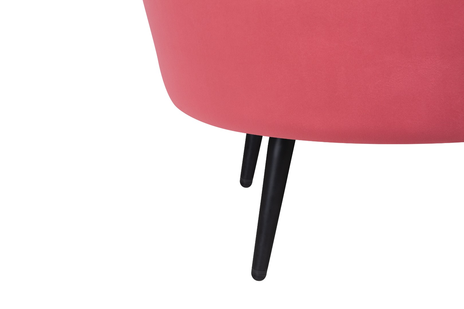 фото Низкое кресло ракушка Pearl Karmin на черных ножках в интерьере в Москве фото Низкое кресло ракушка Pearl Karmin на черных ножках в интерьере