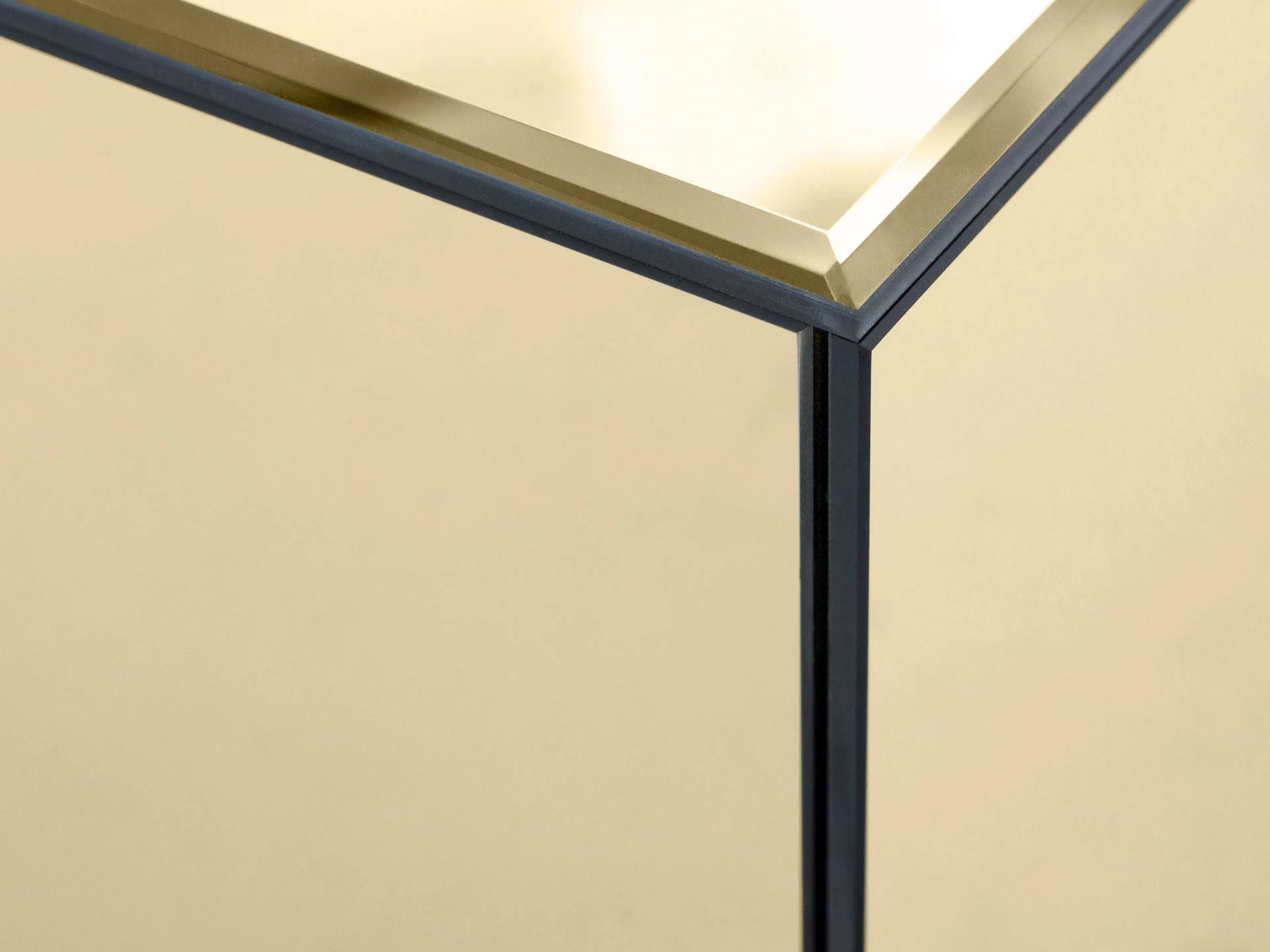 фото Стол журнальный Lucky в Москве фото Стол журнальный Lucky