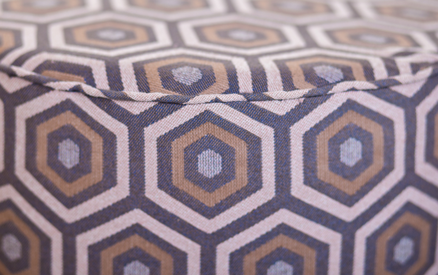 заказать Дизайнерский пуф East