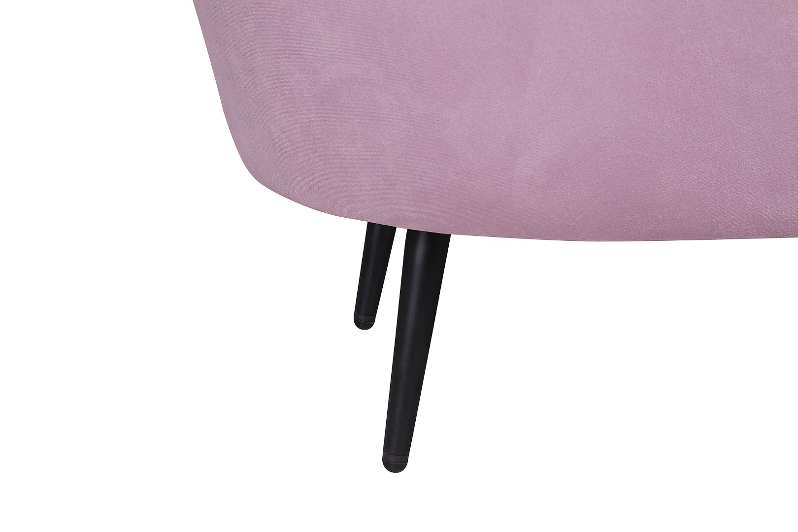фото Дизайнерский двухместный диван Pearl Double Pink на черных ножках в интерьере