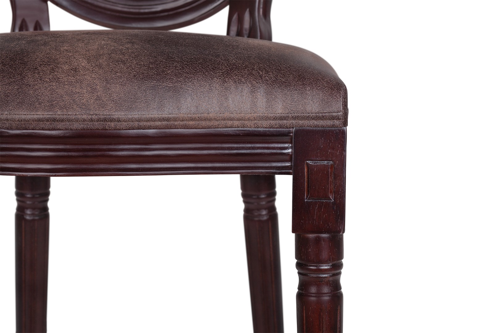 фото Стул Volker Brownie V2 в интерьере