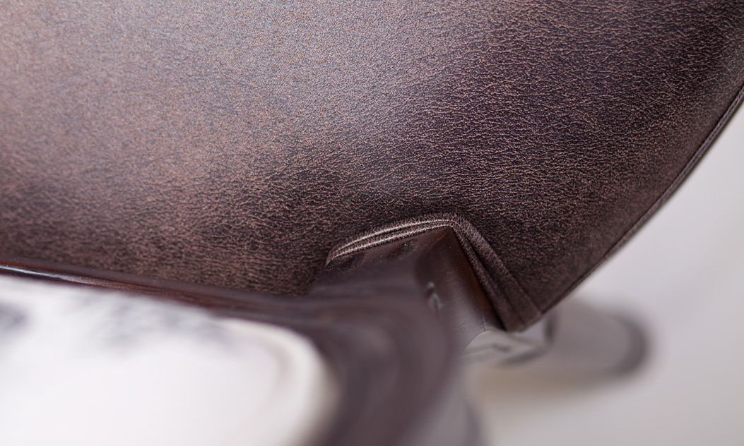 Стул Volker King Dog в интерьере