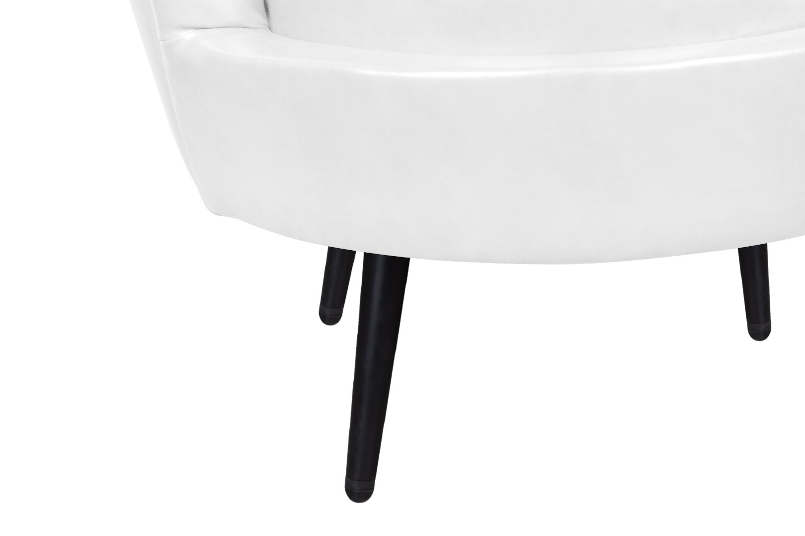 фото Низкое кресло ракушка Pearl White на черных ножках в интерьере в Москве фото Низкое кресло ракушка Pearl White на черных ножках в интерьере