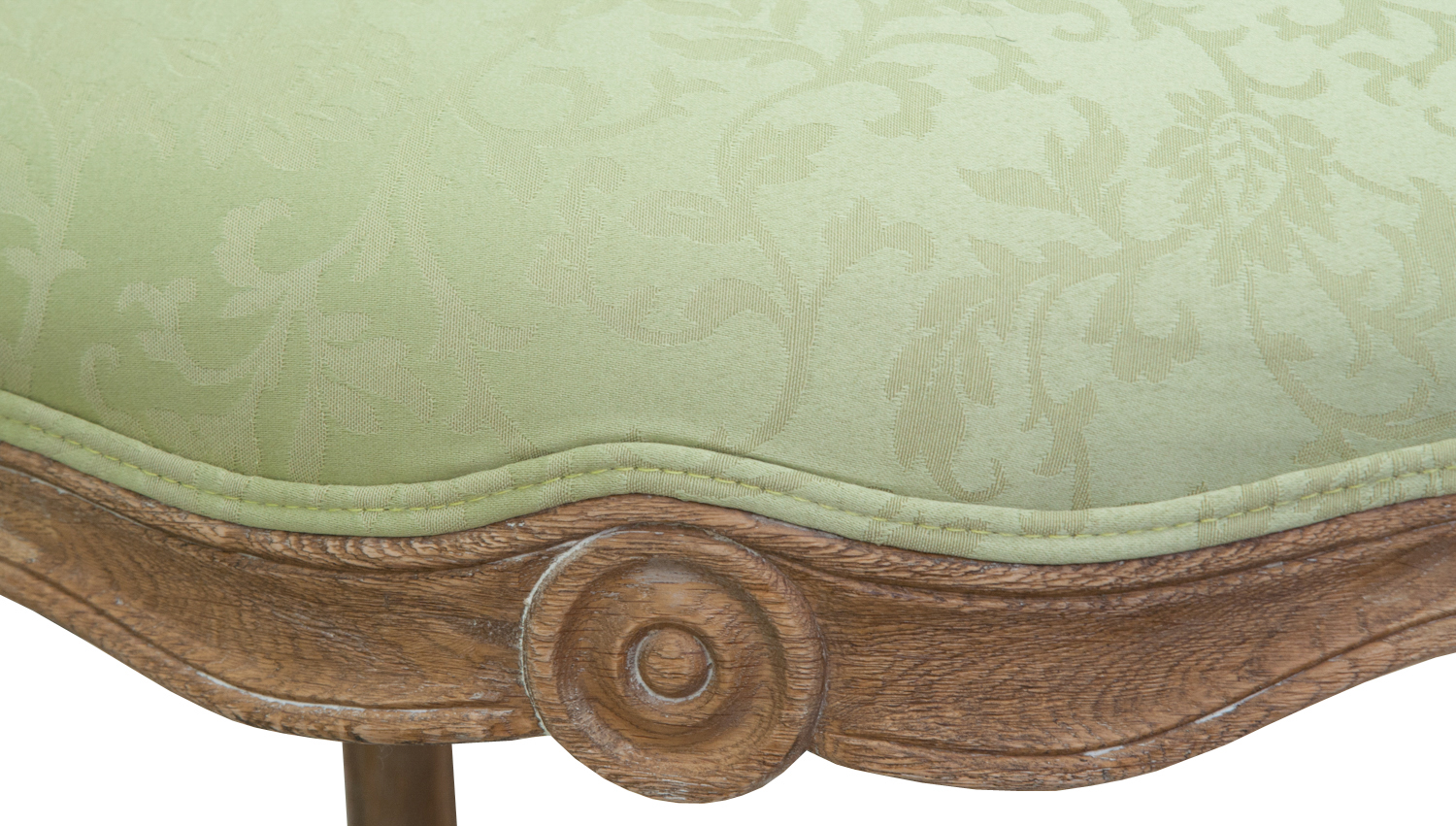 Низкое кресло ретро Kandy Green в интерьере