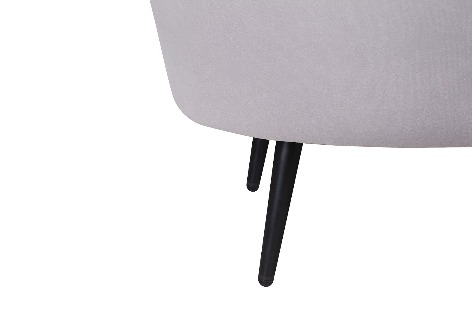 фото Дизайнерский диван для гостиниц Pearl Triple Grey на черных ножках в интерьере