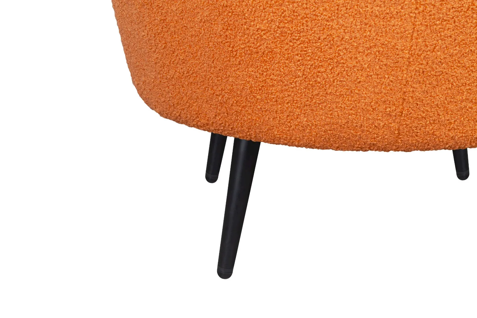 фото Низкое кресло ракушка Pearl Orange Boucle на черных ножках в интерьере в Москве фото Низкое кресло ракушка Pearl Orange Boucle на черных ножках в интерьере