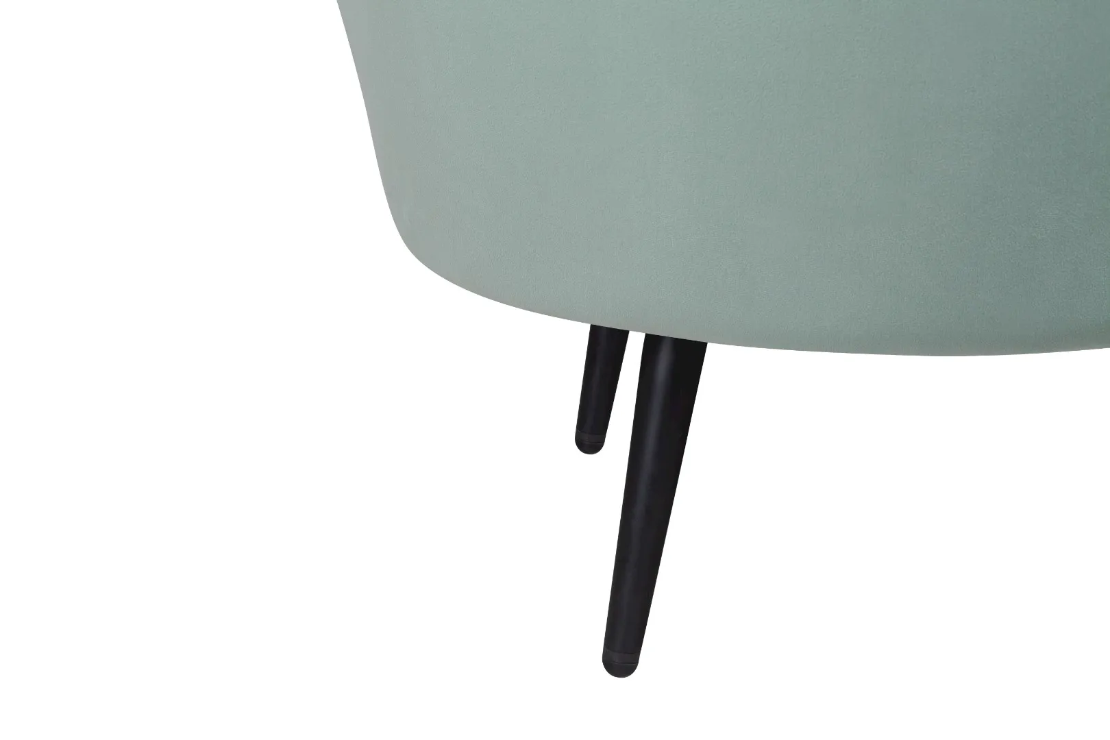 Низкое кресло ракушка Pearl Green на черных ножках в интерьере в Москве Низкое кресло ракушка Pearl Green на черных ножках в интерьере