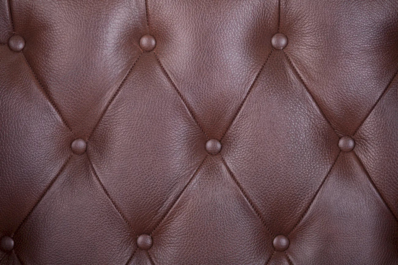 фото Каминное кожаное кресло Royal Brown в интерьере