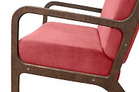 Низкое кресло с деревянными подлокотниками Mody Karmin красное на заказ